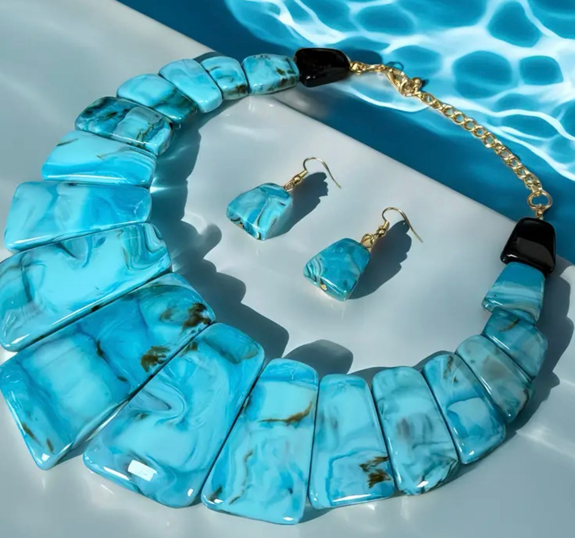 Dive In Necklace Set